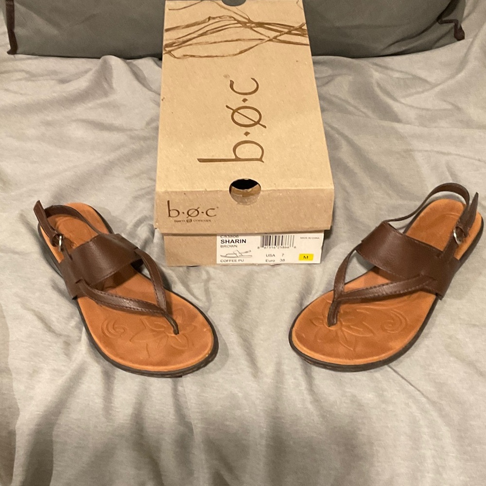 b.o.c. Sharin Brown Sandals